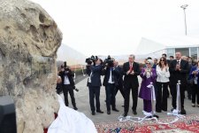 Prezident İlham Əliyev və birinci xanım Bakı-Tbilisi-Qars dəmir yolunun açılış mərasimində iştirak ediblər (FOTO) (YENİLƏNİB-3)