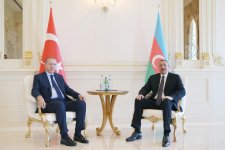 Azərbaycan və Türkiyə prezidentlərinin təkbətək görüşü keçirilib (FOTO) (YENİLƏNİB)