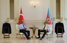 Azərbaycan və Türkiyə prezidentlərinin təkbətək görüşü keçirilib (FOTO) (YENİLƏNİB)