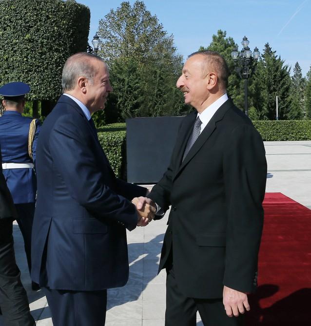 Türkiyə Prezidenti Rəcəb Tayyib Ərdoğanın rəsmi qarşılanma mərasimi olub (FOTO)