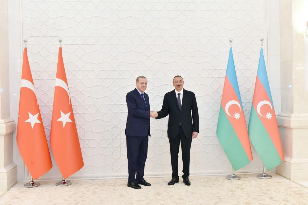 Türkiyə Prezidenti Rəcəb Tayyib Ərdoğanın rəsmi qarşılanma mərasimi olub (FOTO)
