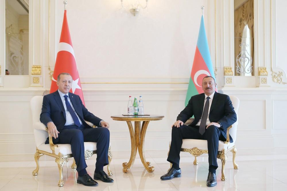 Azərbaycan və Türkiyə prezidentlərinin təkbətək görüşü keçirilib (FOTO) (YENİLƏNİB)