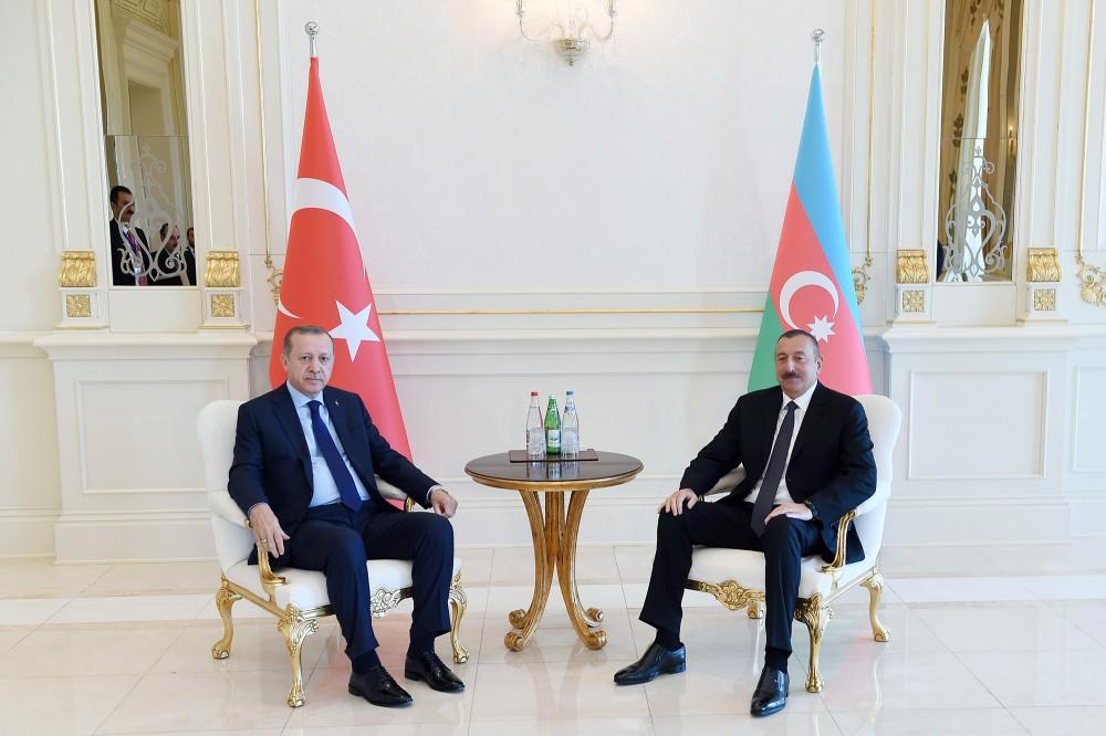 Azərbaycan və Türkiyə prezidentlərinin təkbətək görüşü keçirilib (FOTO) (YENİLƏNİB)