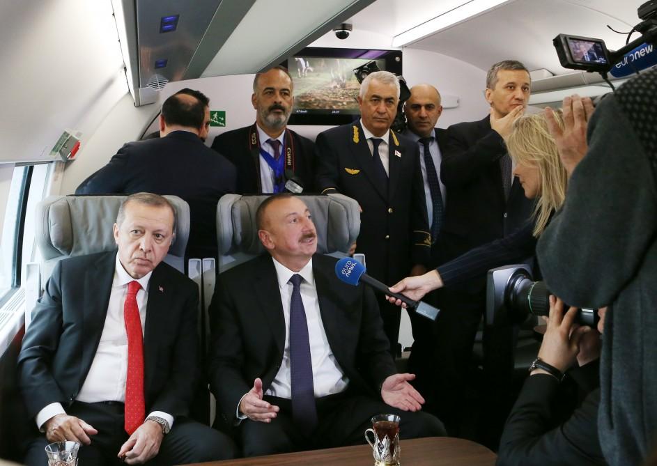 "Yevronyus" telekanalının müxbiri Azərbaycan və Türkiyə prezidentlərindən, Gürcüstanın Baş nazirindən müsahibə alıb