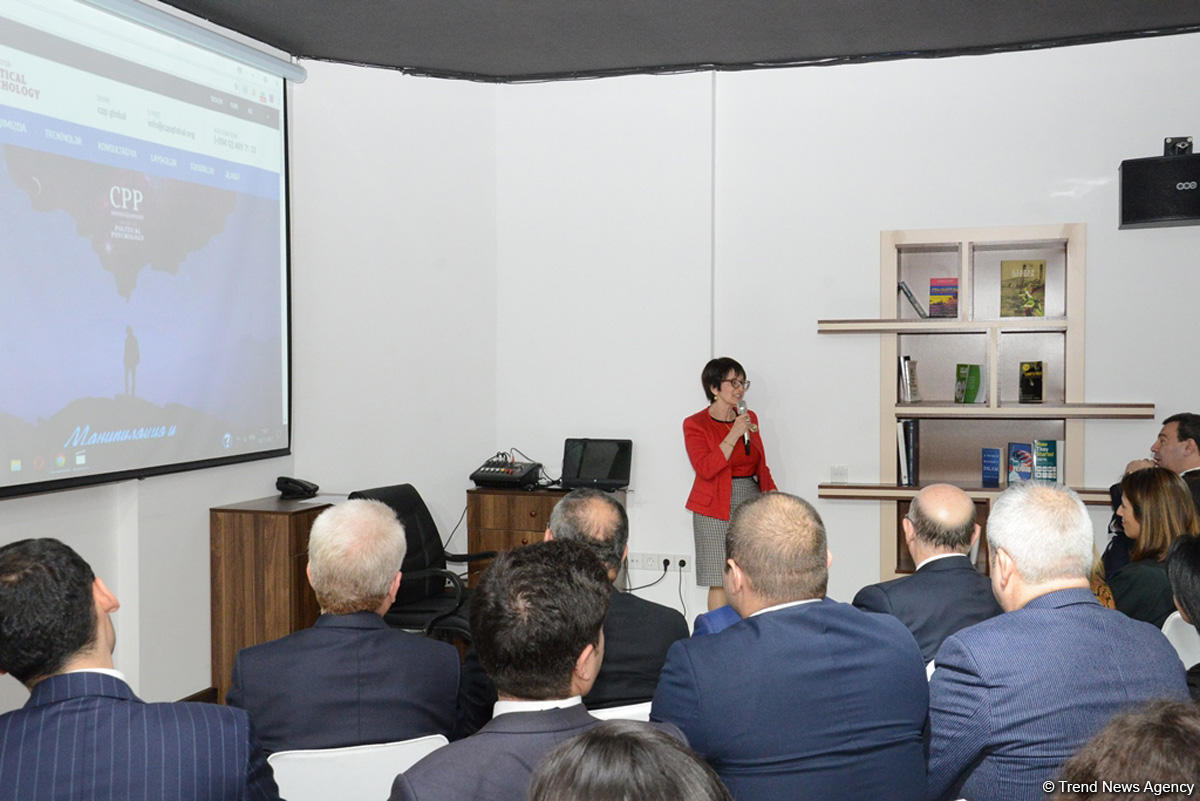 Bakıda Siyasi Psixologiya Mərkəzinin internet saytının təqdimatı keçirilib (FOTO)