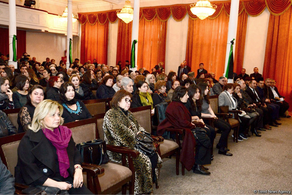 Rafiq Hüseynovla vida mərasimi keçirilir (FOTO)