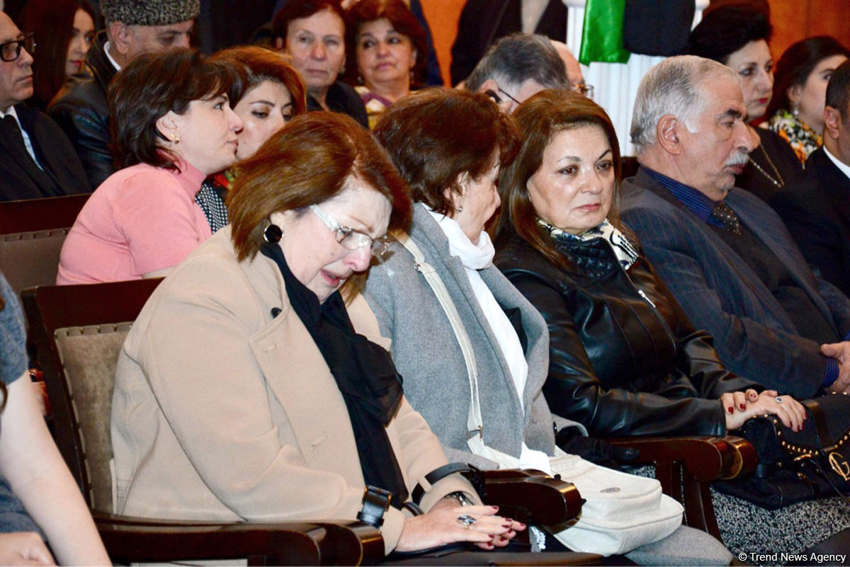 Rafiq Hüseynovla vida mərasimi keçirilir (FOTO)