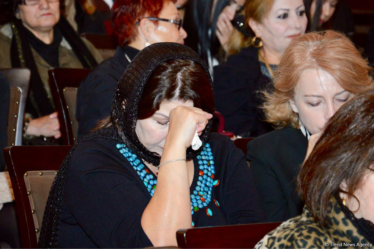 Rafiq Hüseynovla vida mərasimi keçirilir (FOTO)