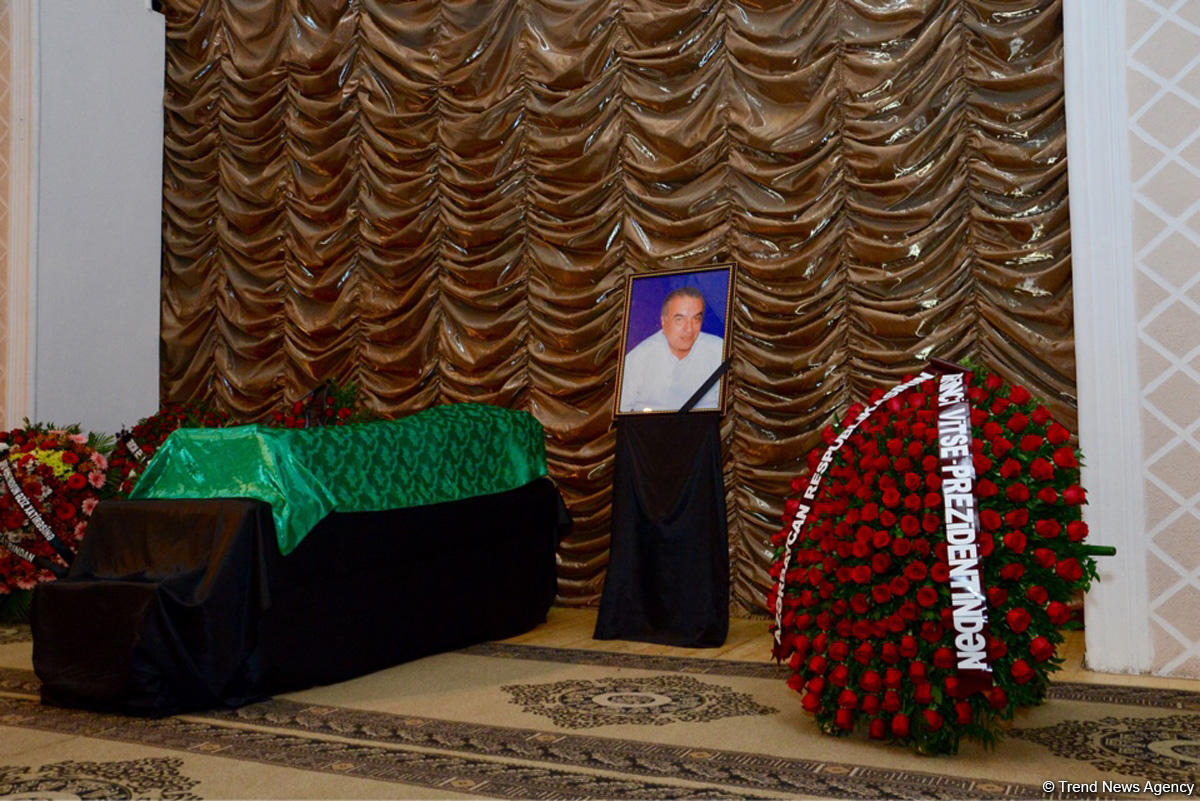 Rafiq Hüseynovla vida mərasimi keçirilir (FOTO)
