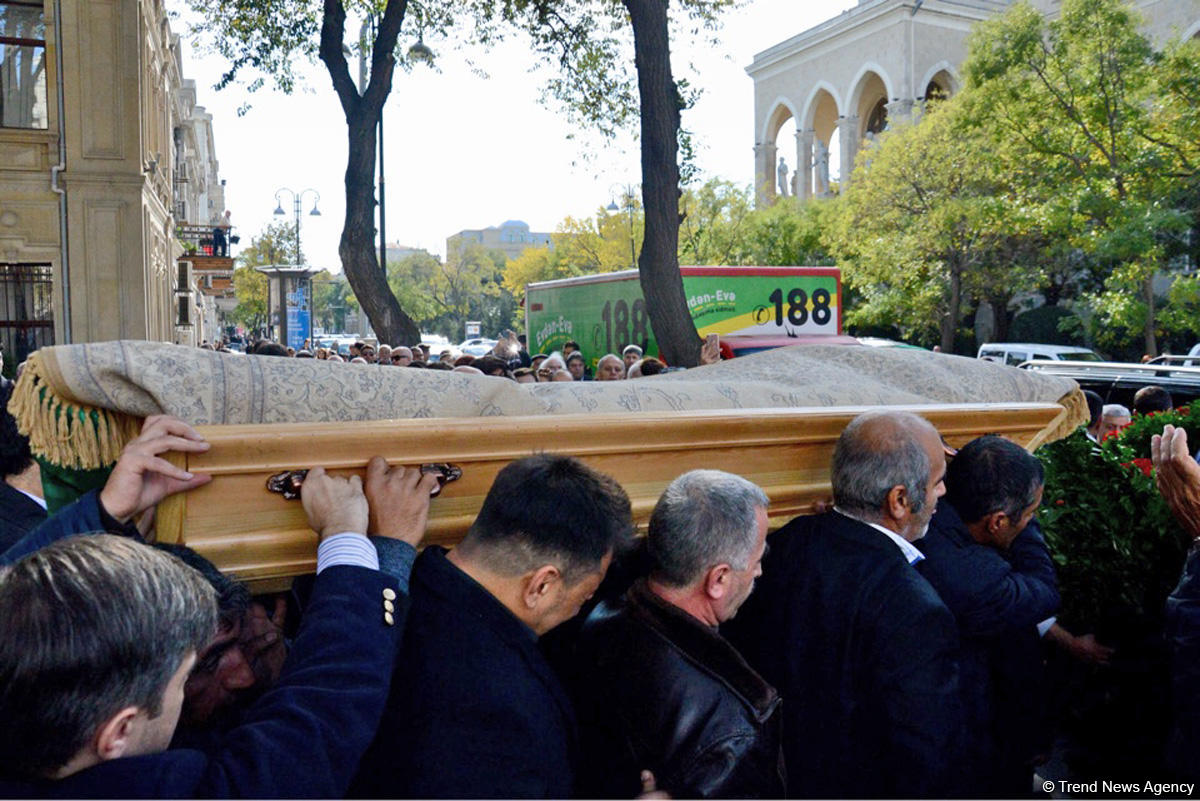 Rafiq Hüseynovla vida mərasimi keçirilir (FOTO)