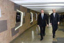Prezident İlham Əliyev Bakı Metropoliteninin retro vaqonları ilə tanış olub (FOTO) (YENİLƏNİB)
