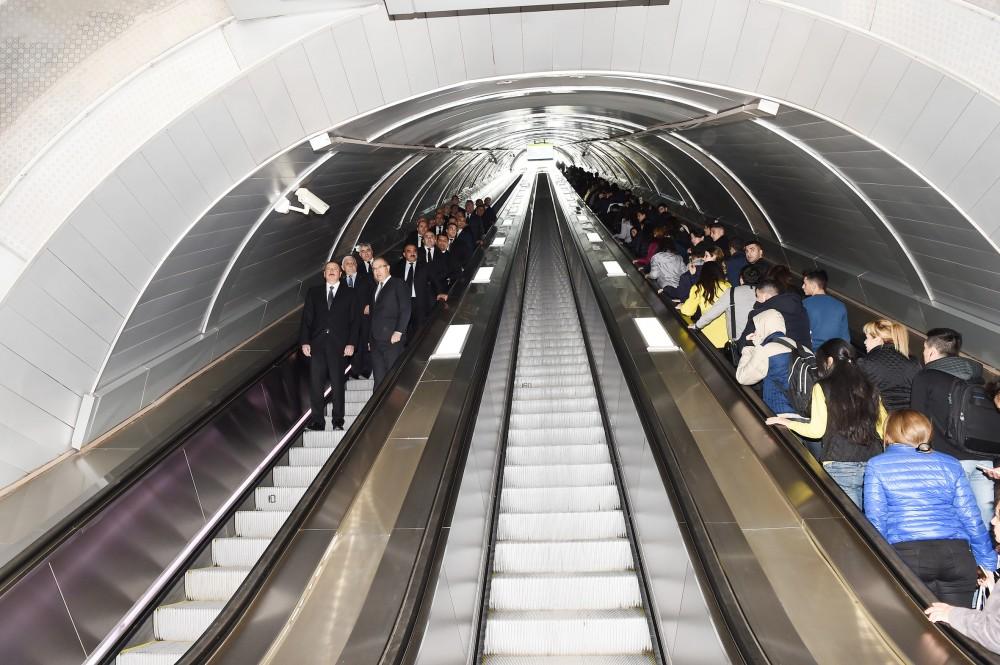 Prezident İlham Əliyev Bakı Metropoliteninin retro vaqonları ilə tanış olub (FOTO) (YENİLƏNİB)
