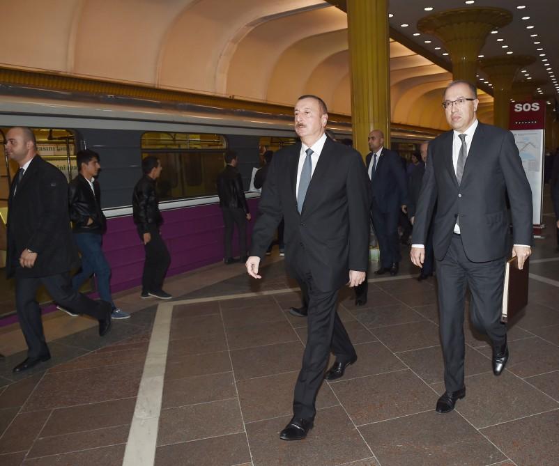 Prezident İlham Əliyev Bakı Metropoliteninin retro vaqonları ilə tanış olub (FOTO) (YENİLƏNİB)