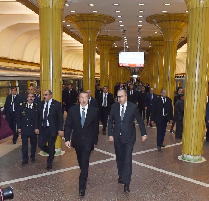 Prezident İlham Əliyev Bakı Metropoliteninin retro vaqonları ilə tanış olub (FOTO) (YENİLƏNİB)