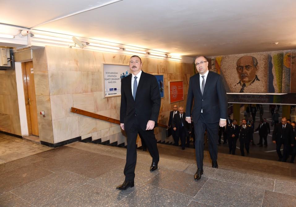 Prezident İlham Əliyev Bakı Metropoliteninin retro vaqonları ilə tanış olub (FOTO) (YENİLƏNİB)
