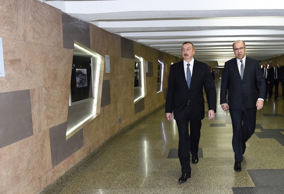 Prezident İlham Əliyev Bakı Metropoliteninin retro vaqonları ilə tanış olub (FOTO) (YENİLƏNİB)