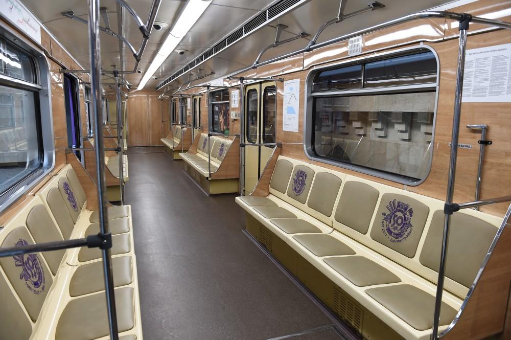 Prezident İlham Əliyev Bakı Metropoliteninin retro vaqonları ilə tanış olub (FOTO) (YENİLƏNİB)