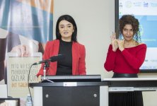 Nitq və eşitmə məhdudiyyətli qızlar üçün İKT təlimlərinə start verilib (FOTO)