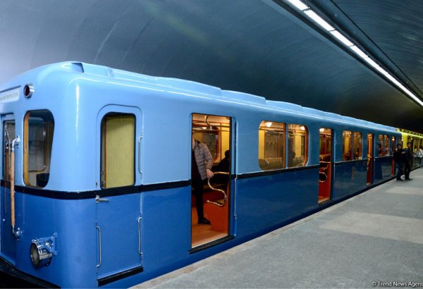 Bakı Metropolitenində retro vaqonlar - FOTOREPORTAJ
