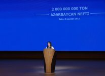 Prezident İlham Əliyev Azərbaycanda iki milyard ton neft hasilatı münasibətilə keçirilən mərasimdə iştirak edib (YENİLƏNİB-3) (FOTO)