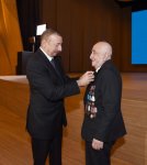 Prezident İlham Əliyev Azərbaycanda iki milyard ton neft hasilatı münasibətilə keçirilən mərasimdə iştirak edib (YENİLƏNİB-3) (FOTO)