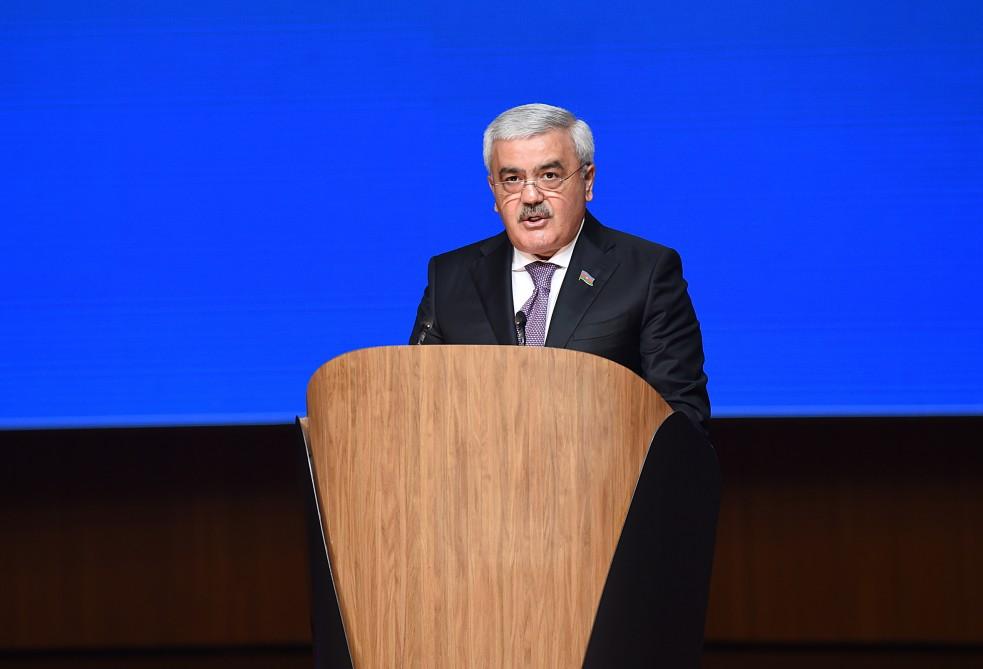 Prezident İlham Əliyev Azərbaycanda iki milyard ton neft hasilatı münasibətilə keçirilən mərasimdə iştirak edib (YENİLƏNİB-3) (FOTO)