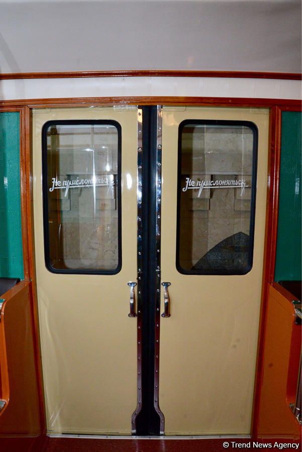 Bakı Metropolitenində retro vaqonlar - FOTOREPORTAJ
