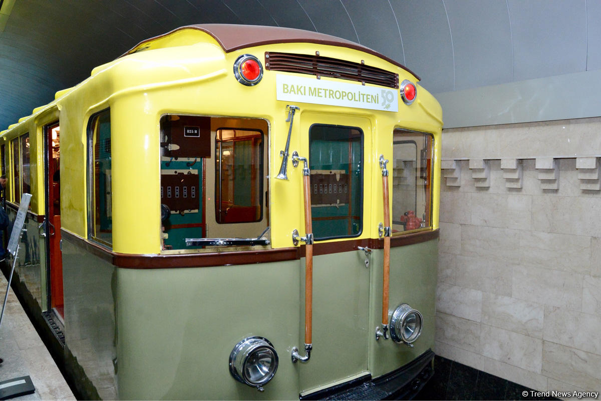Bakı Metropolitenində retro vaqonlar - FOTOREPORTAJ
