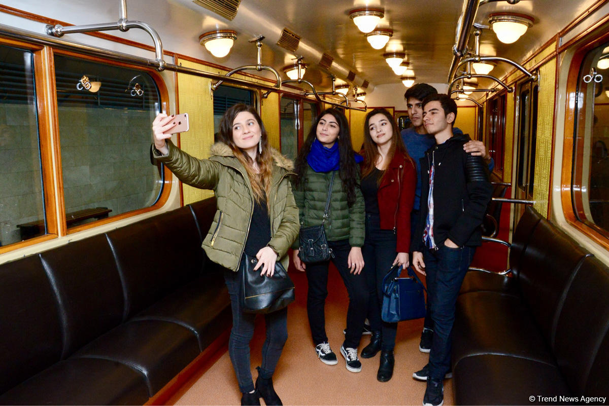 Bakı Metropolitenində retro vaqonlar - FOTOREPORTAJ