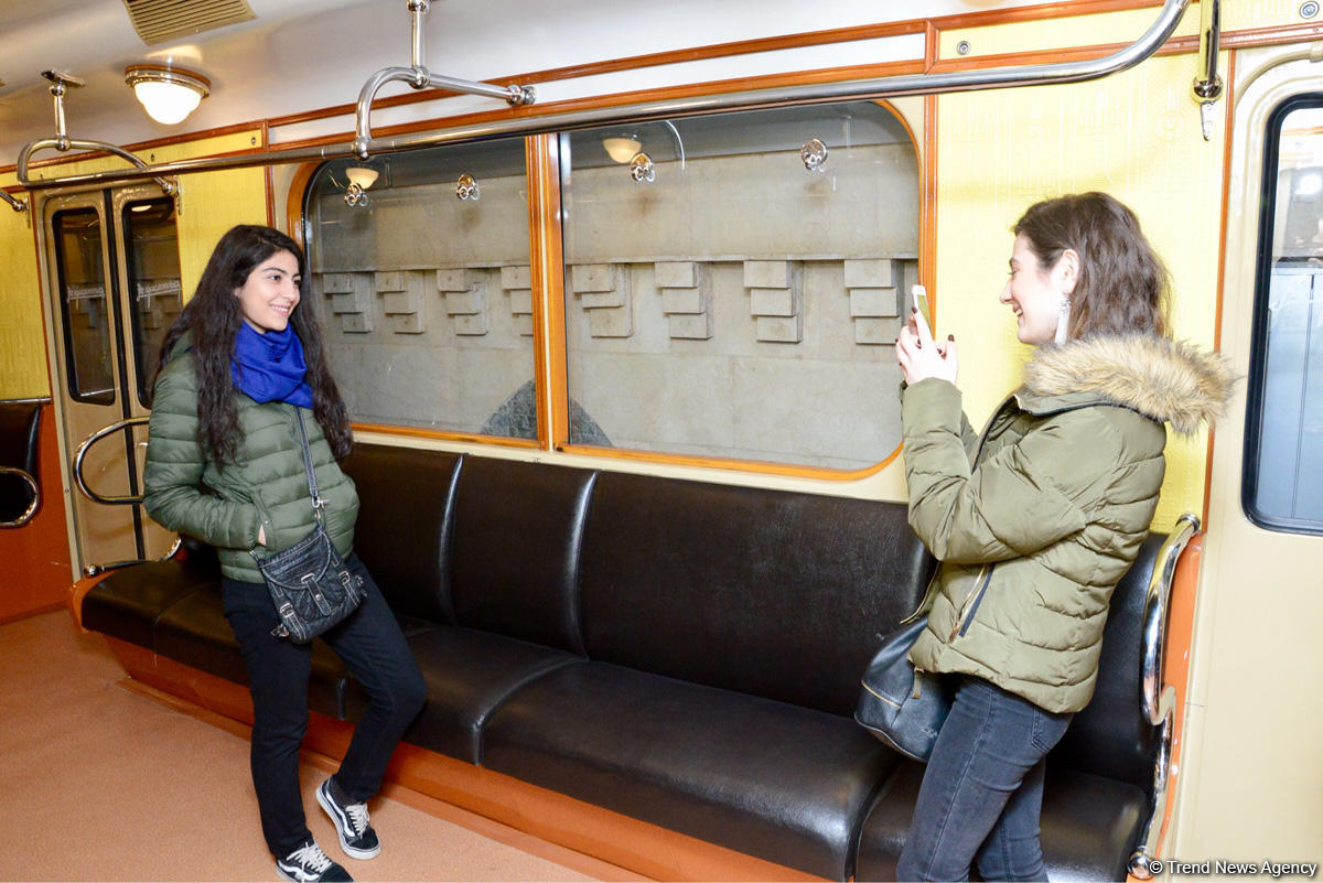 Bakı Metropolitenində retro vaqonlar - FOTOREPORTAJ