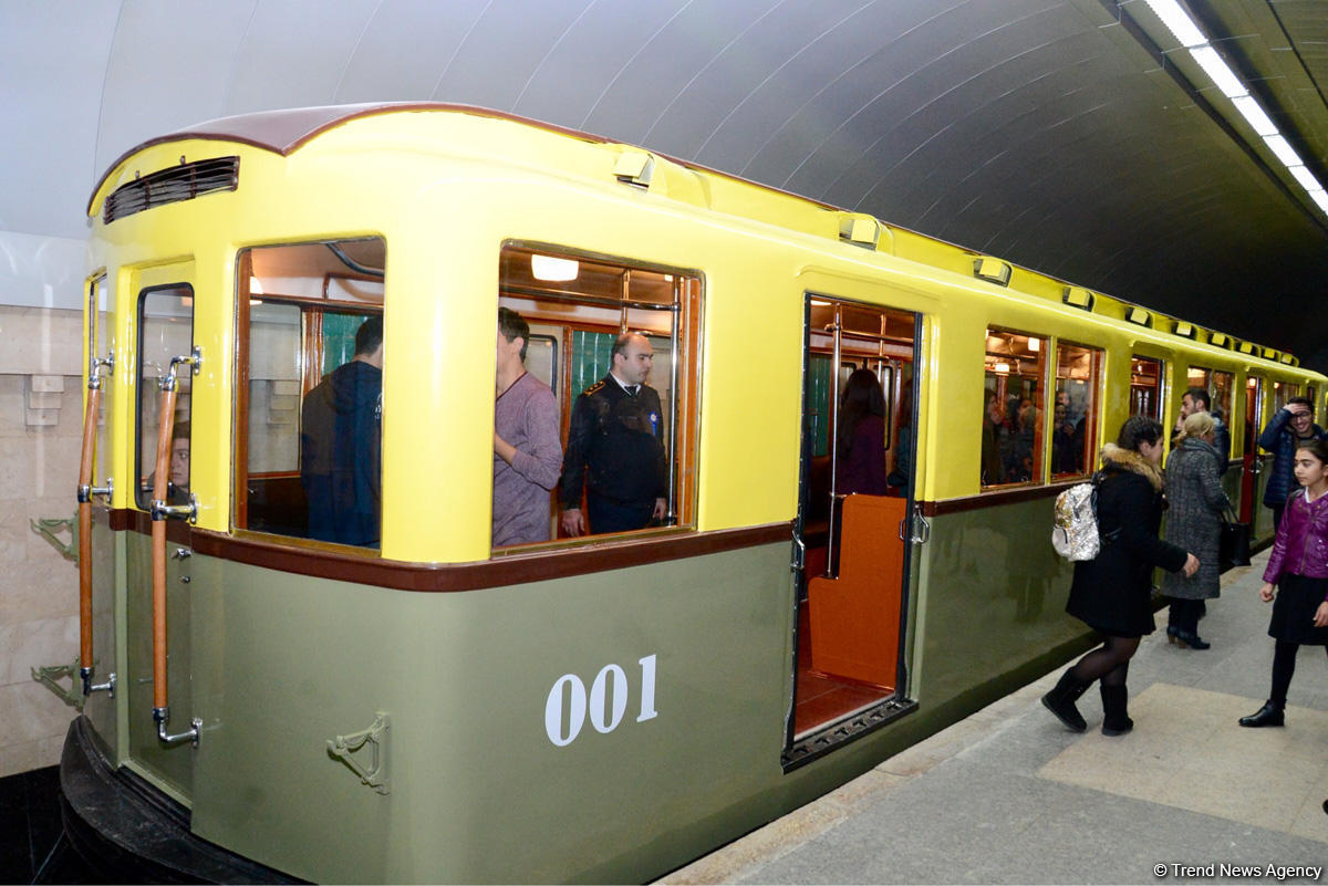 Bakı Metropolitenində retro vaqonlar - FOTOREPORTAJ