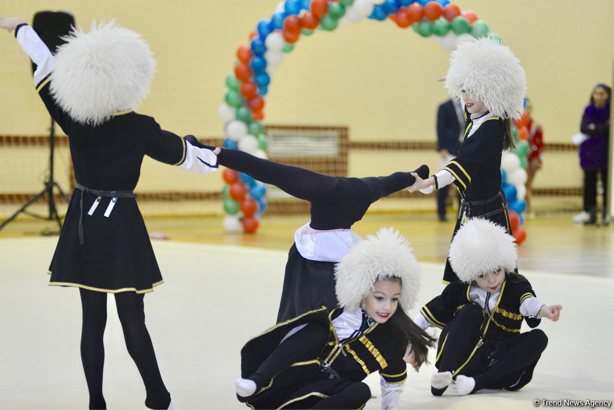 Bədii gimnastika üzrə 2-ci Sumqayıt açıq birinciliyi keçirilir (FOTO)