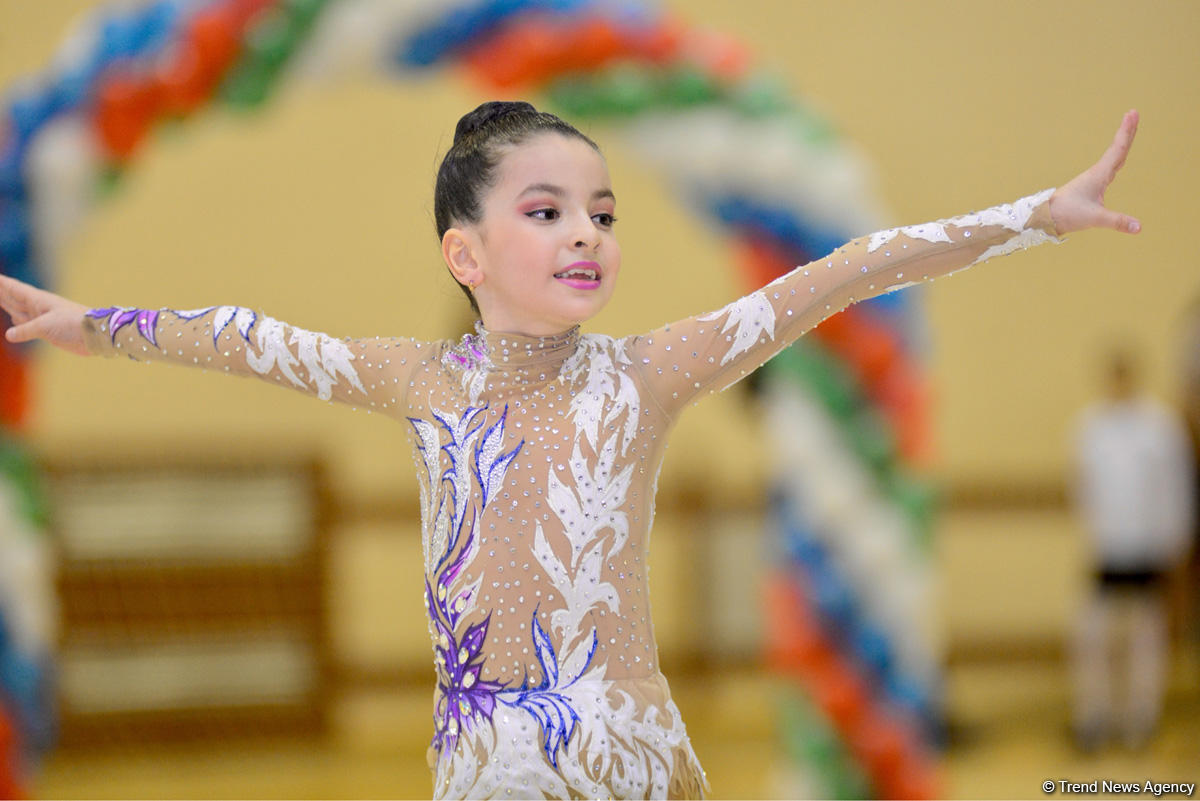 Bədii gimnastika üzrə 2-ci Sumqayıt açıq birinciliyi keçirilir (FOTO)