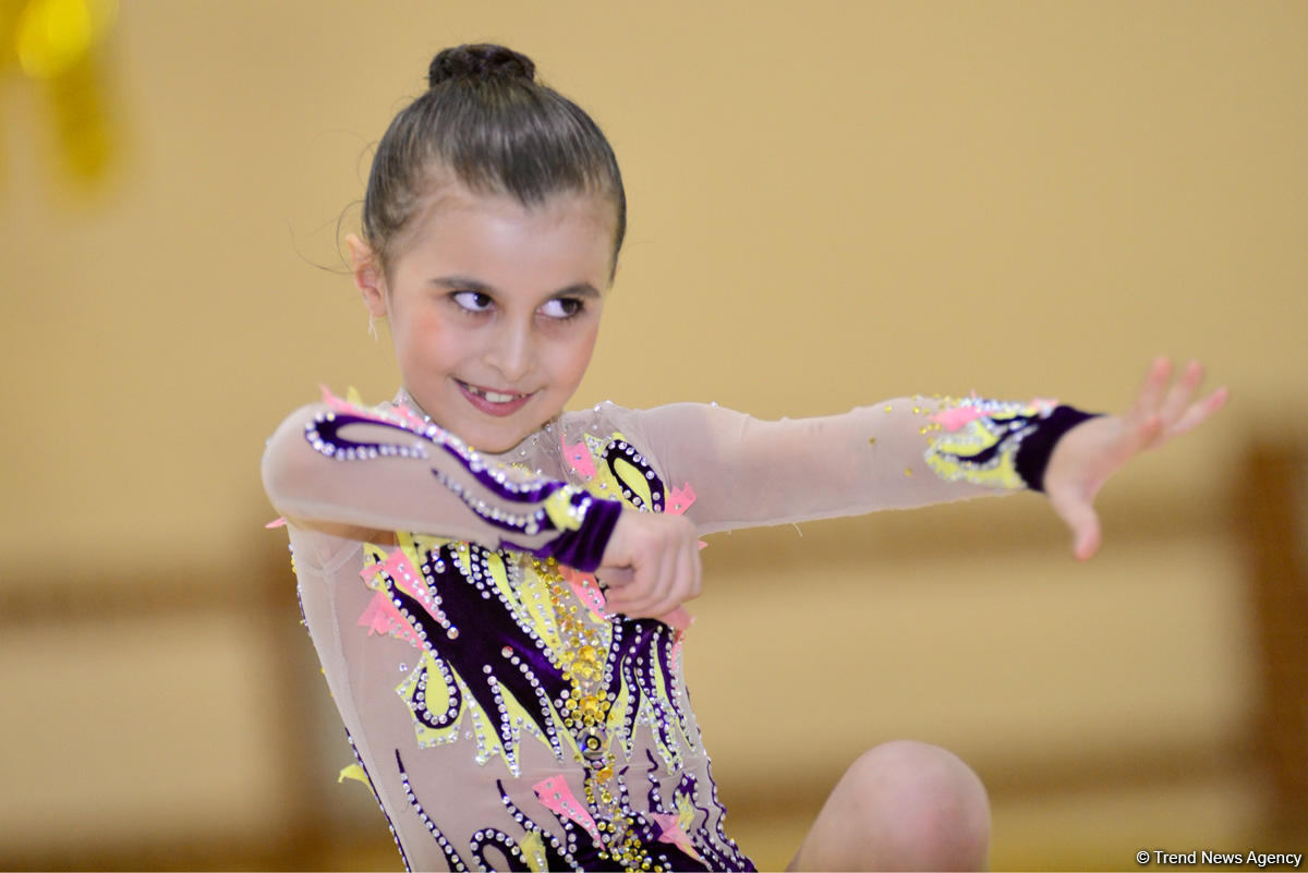 Bədii gimnastika üzrə 2-ci Sumqayıt açıq birinciliyi keçirilir (FOTO)