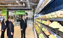 Prezident İlham Əliyev “Gəncə Mall” Ticarət Mərkəzində yaradılan şəraitlə tanış olub (FOTO)