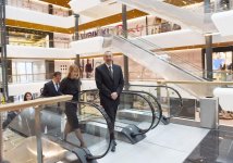 Prezident İlham Əliyev “Gəncə Mall” Ticarət Mərkəzində yaradılan şəraitlə tanış olub (FOTO)