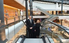 Prezident İlham Əliyev “Gəncə Mall” Ticarət Mərkəzində yaradılan şəraitlə tanış olub (FOTO)