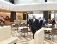 Prezident İlham Əliyev “Gəncə Mall” Ticarət Mərkəzində yaradılan şəraitlə tanış olub (FOTO)
