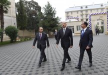 Prezident İlham Əliyev Gəncə şəhər 1 saylı tam orta məktəbdə yenidənqurmadan sonra yaradılan şəraitlə tanış olub (FOTO)