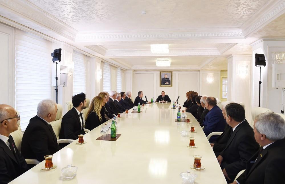 Prezident İlham Əliyev Gəncə Dövlət Filarmoniyasının yeni binasının açılışında iştirak edib (FOTO) (YENİLƏNİB)