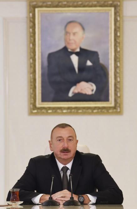 Prezident İlham Əliyev Gəncə Dövlət Filarmoniyasının yeni binasının açılışında iştirak edib (FOTO) (YENİLƏNİB)