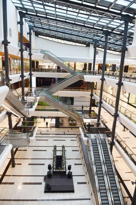 Prezident İlham Əliyev “Gəncə Mall” Ticarət Mərkəzində yaradılan şəraitlə tanış olub (FOTO)