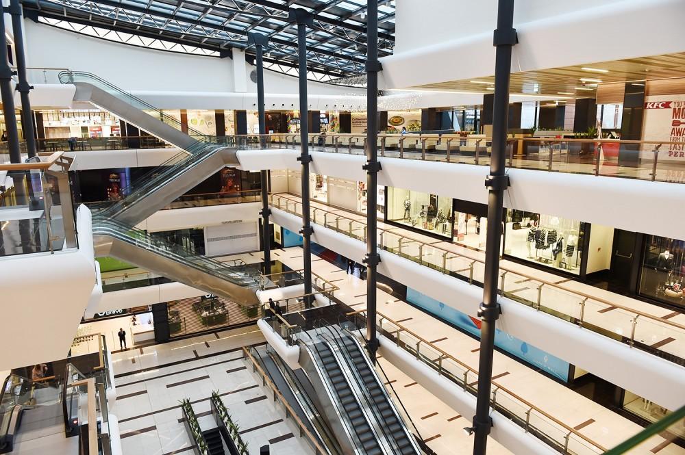 Prezident İlham Əliyev “Gəncə Mall” Ticarət Mərkəzində yaradılan şəraitlə tanış olub (FOTO)