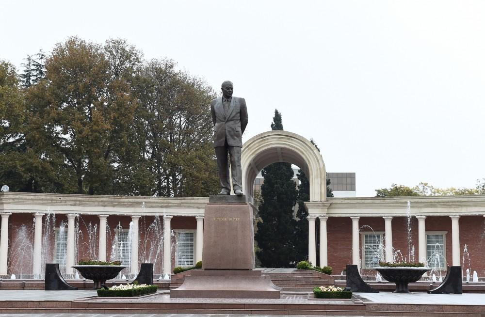 Prezident İlham Əliyev Gəncə şəhərinə səfərə gəlib (FOTO)