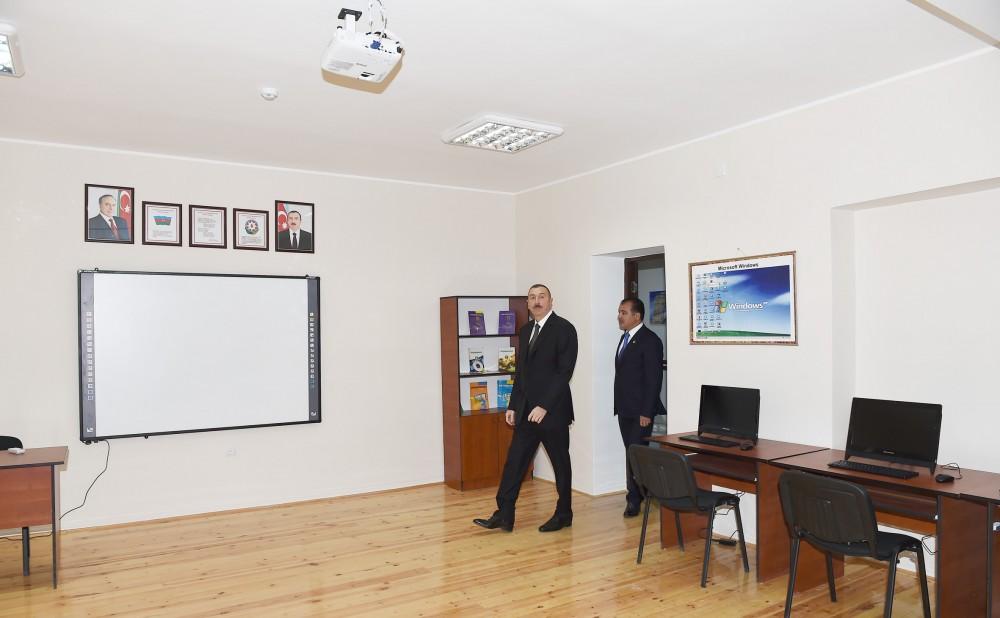 Prezident İlham Əliyev Gəncə şəhər 1 saylı tam orta məktəbdə yenidənqurmadan sonra yaradılan şəraitlə tanış olub (FOTO)