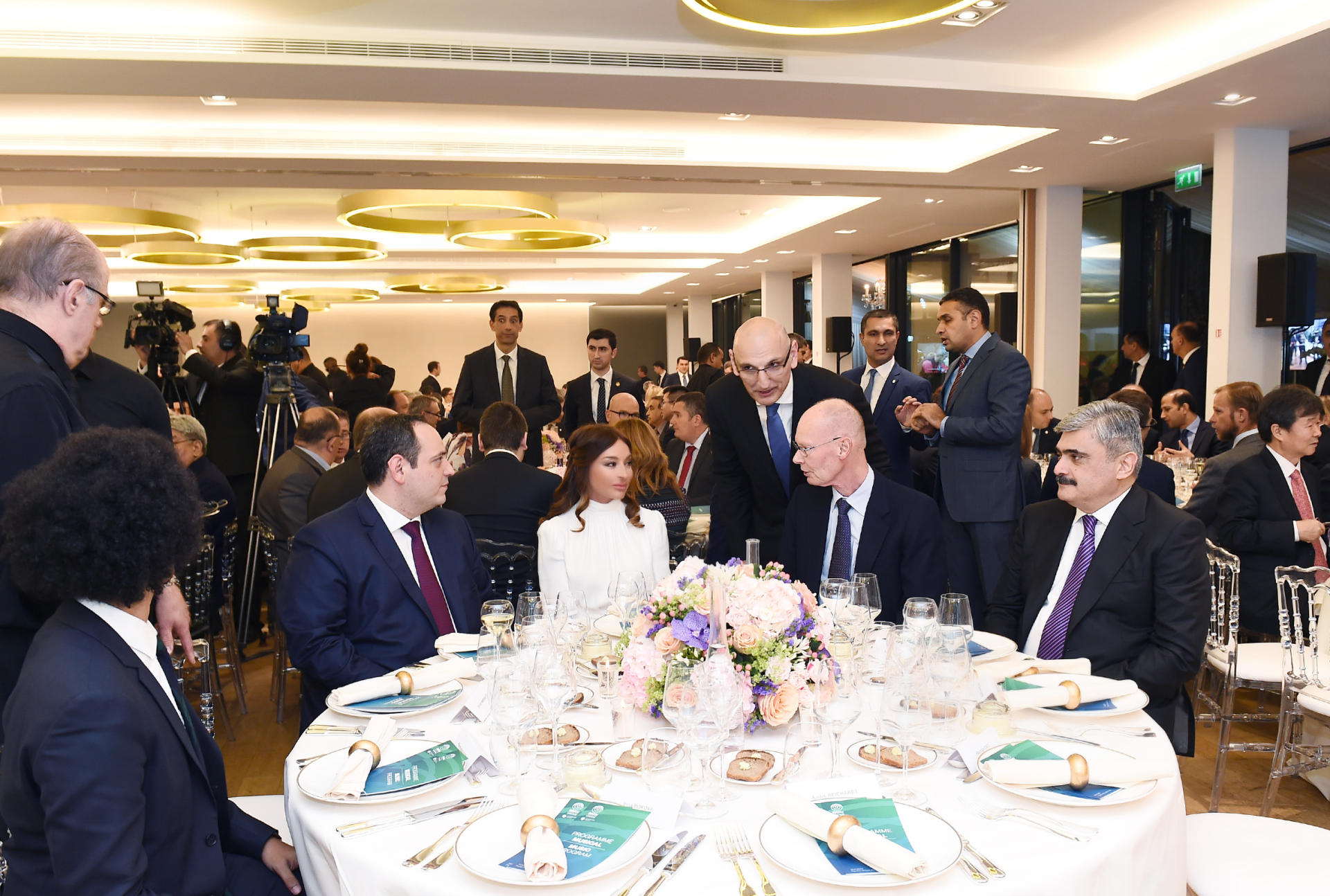 Birinci vitse-prezident Mehriban Əliyeva Parisdə Bakının “Expo 2025” Sərgisinə namizəd şəhər olması şərəfinə təşkil edilən qəbulda iştirak edib (FOTO) (YENİLƏNİB)
