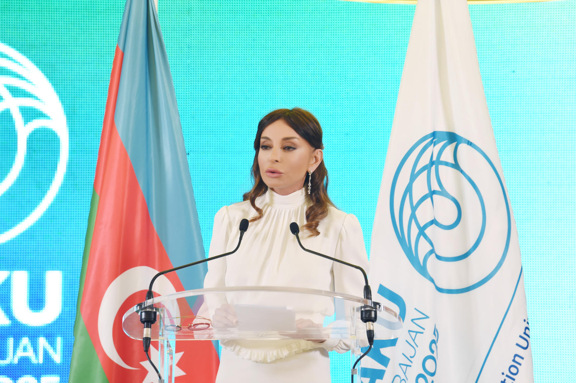 Birinci vitse-prezident Mehriban Əliyeva Parisdə Bakının “Expo 2025” Sərgisinə namizəd şəhər olması şərəfinə təşkil edilən qəbulda iştirak edib (FOTO) (YENİLƏNİB)