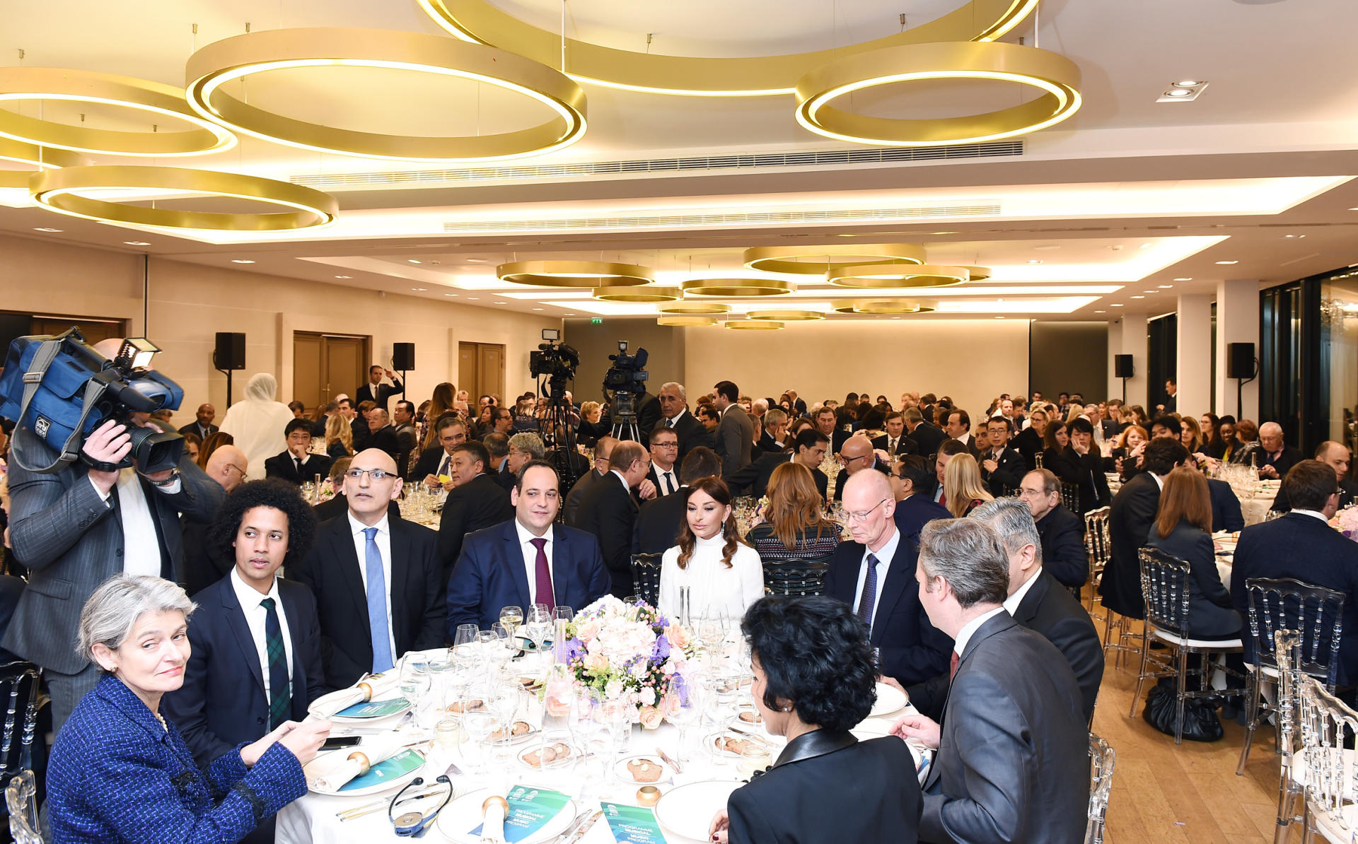 Birinci vitse-prezident Mehriban Əliyeva Parisdə Bakının “Expo 2025” Sərgisinə namizəd şəhər olması şərəfinə təşkil edilən qəbulda iştirak edib (FOTO) (YENİLƏNİB)