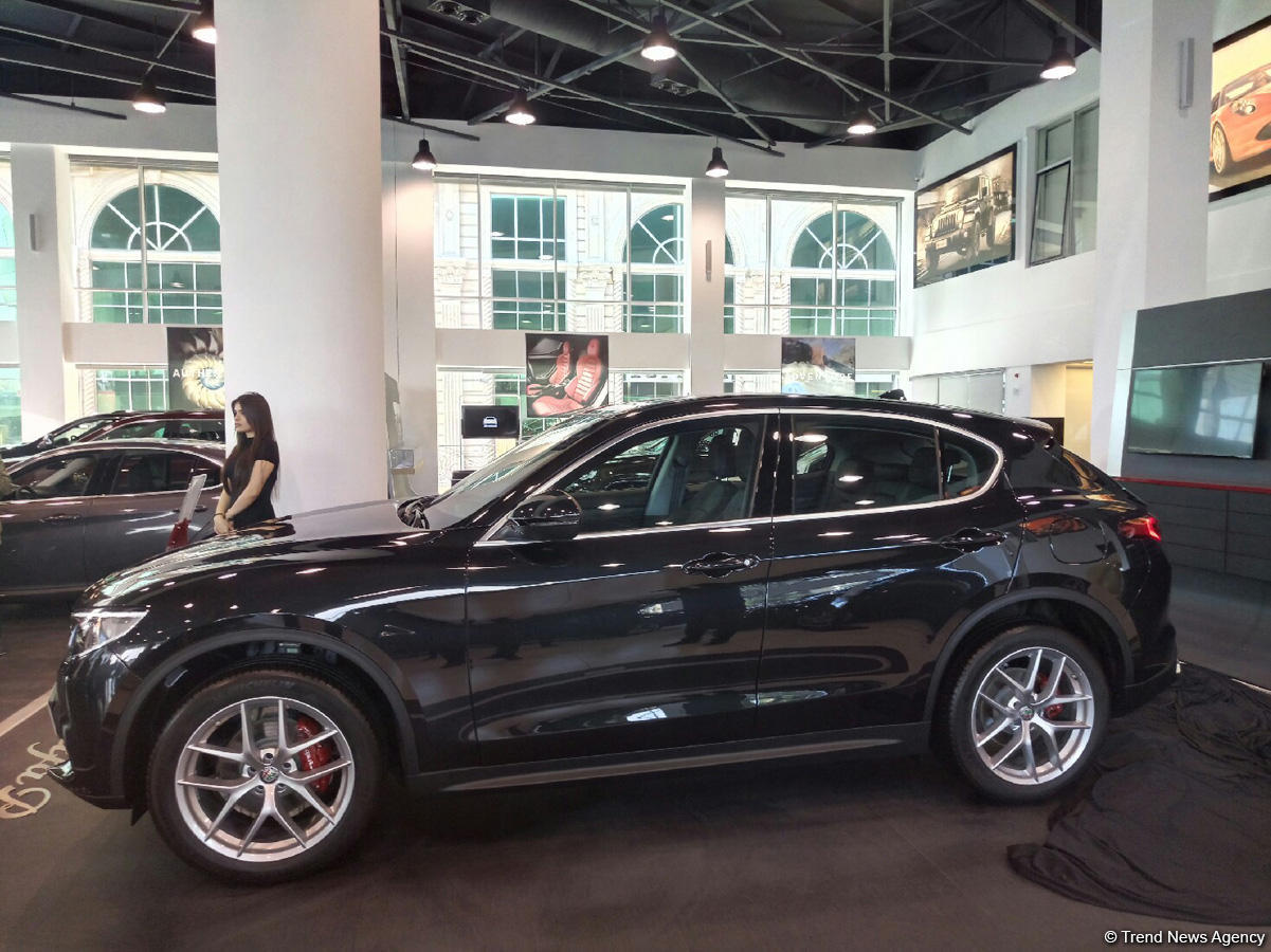 Bakıda "Alfa Romeo"nun ilk SUV modeli təqdim edildi (FOTO)