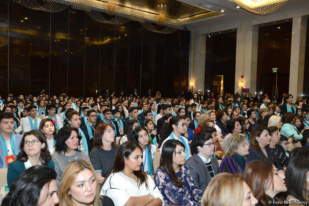 Bakıda Azərbaycan Uşaqlarının IV Ümumrespublika Forumu keçirilir (FOTO)